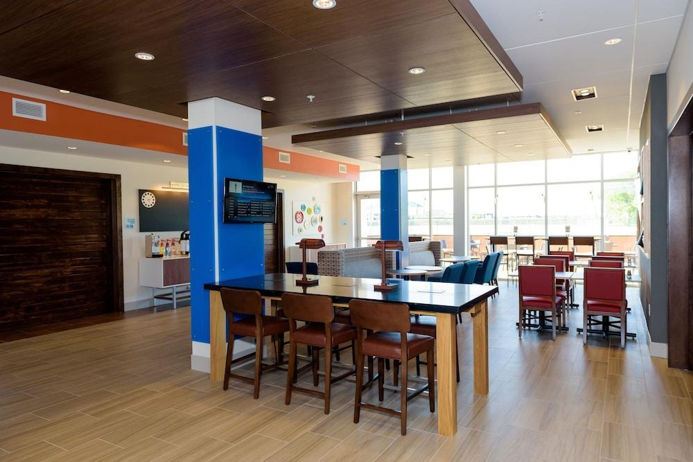 Holiday Inn Express & Suites Mckinney - Frisco East By Ihg Exterior foto
